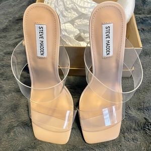 New in box sexy Steve Madden lucite heels
